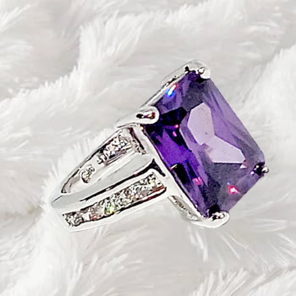 Emerald Cut Purple CZ Stone Solitaire Sterling Silver Ring. Size 6. NWOT